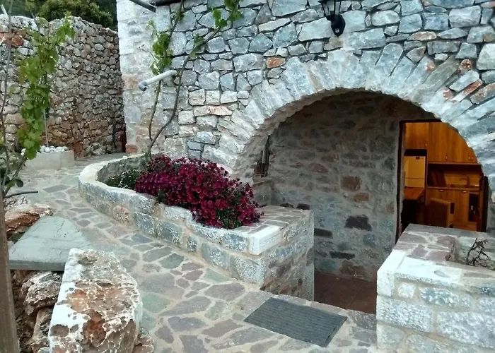 Find Your Peace In A Traditional Country House!!