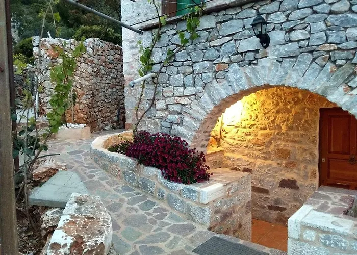 Find Your Peace In A Traditional Country House!!