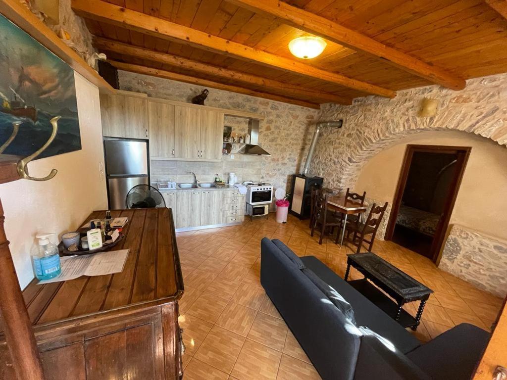 Find Your Peace In A Traditional Country House!! Apartment *