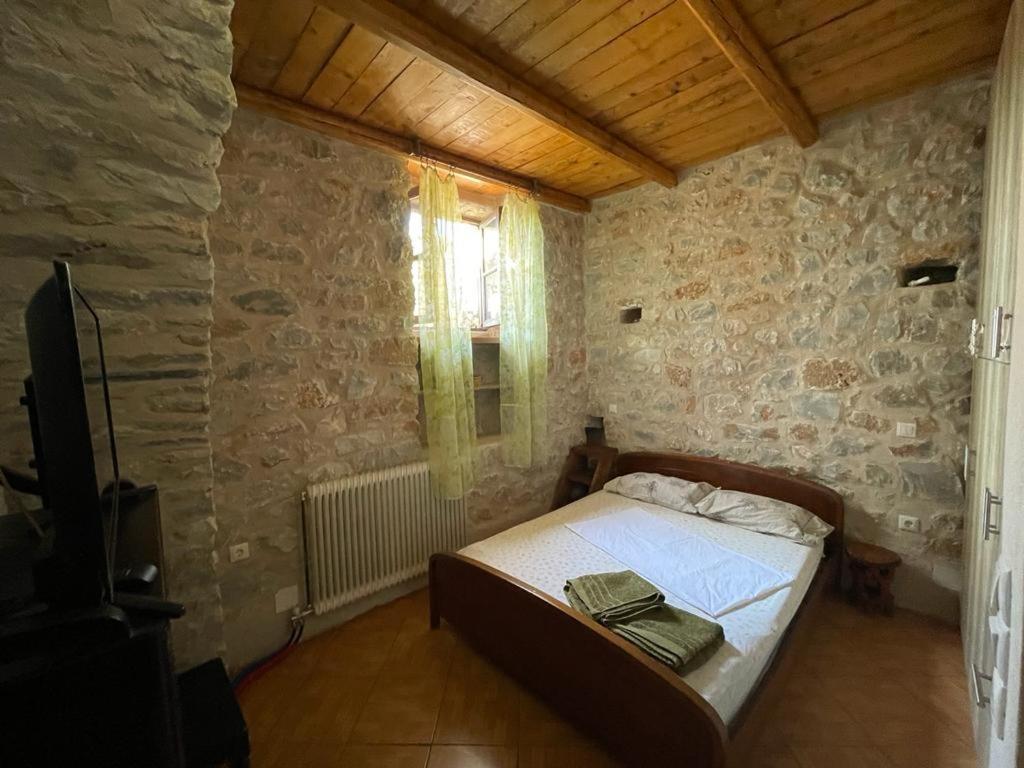 Find Your Peace In A Traditional Country House!! *