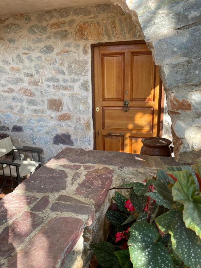 Find Your Peace In A Traditional Country House!! *