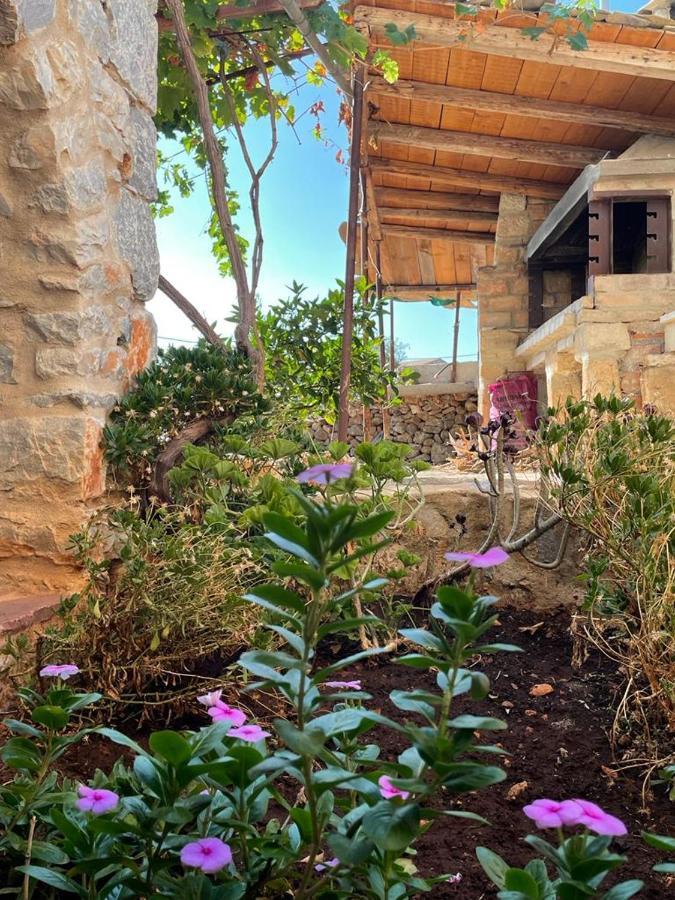 Find Your Peace In A Traditional Country House!! *