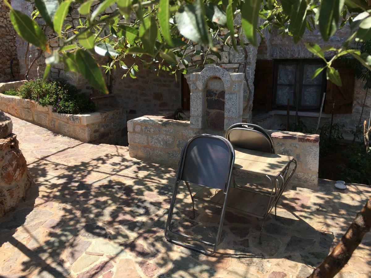 Find Your Peace In A Traditional Country House!!